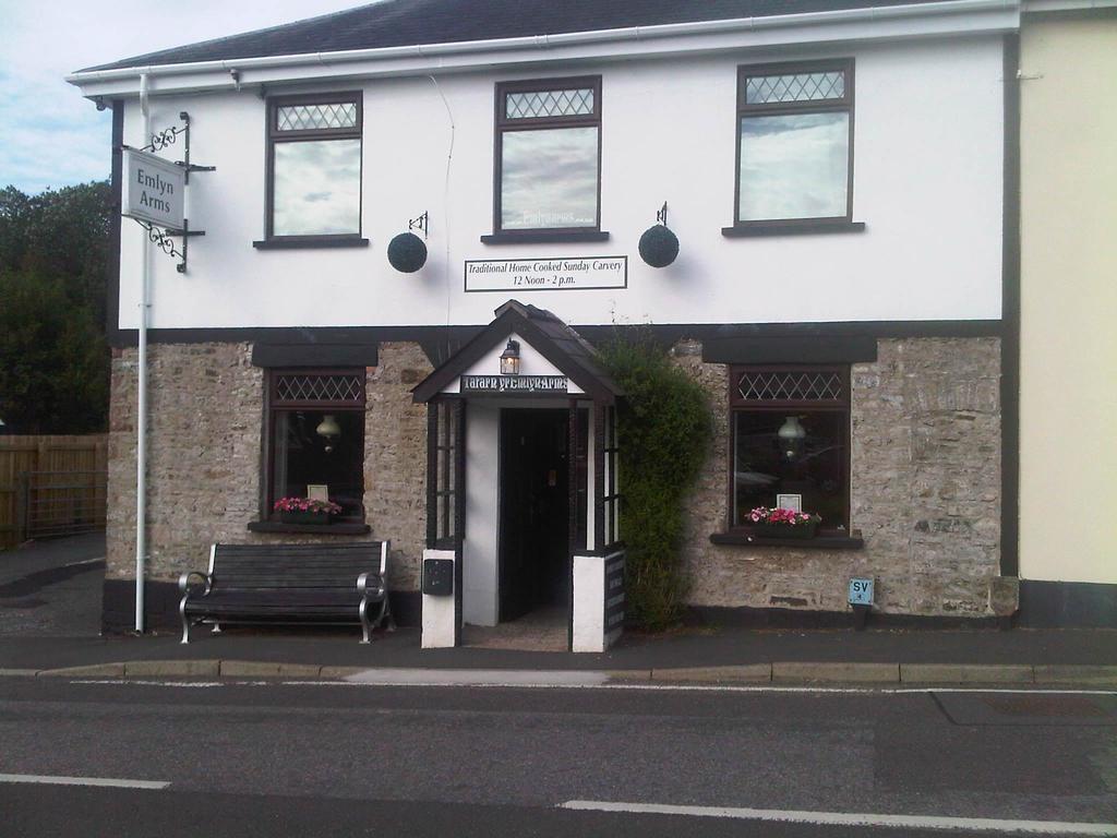 Bed and Breakfast Emlyn Arms Llanarthney Экстерьер фото